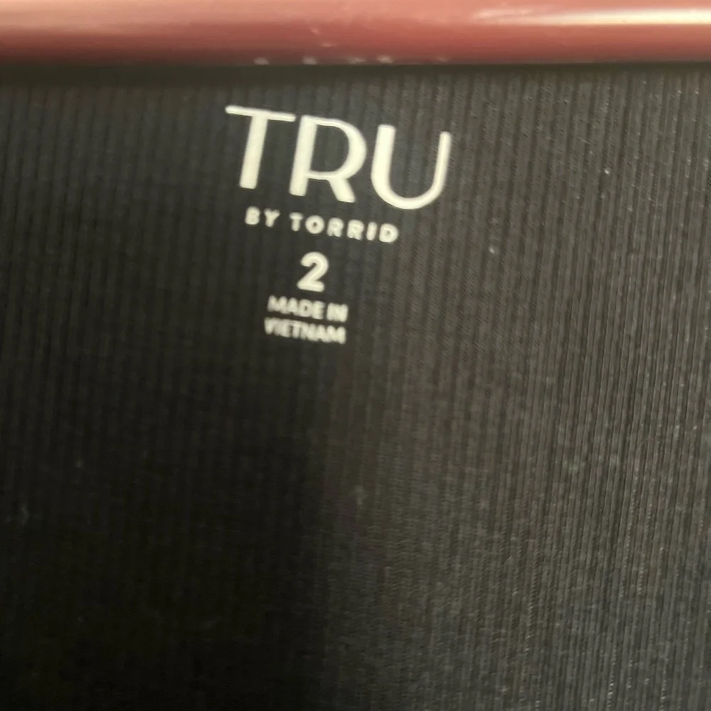 Torrid NWT TRU Black short sleeve shirt. 2 - Picture 3 of 5